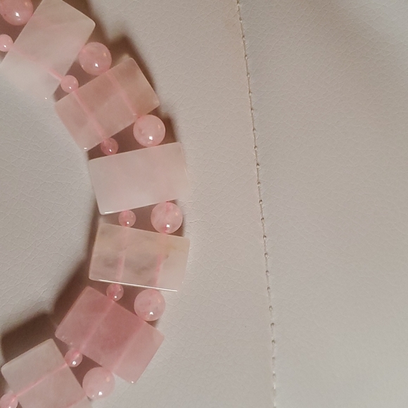 Rose Quartz 18-20in necklace in Stainless Steel - Picture 7 of 11